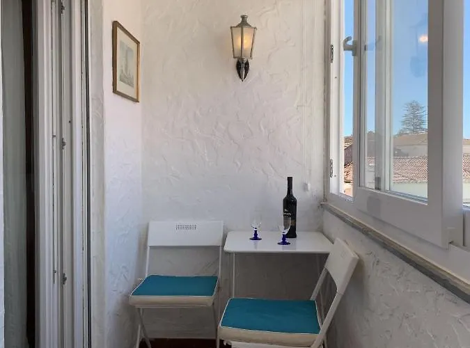 Relaxing In The Heart Of Cascais